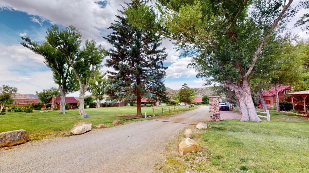 Pack Creek ~ Farm House Moab Bagian luar foto